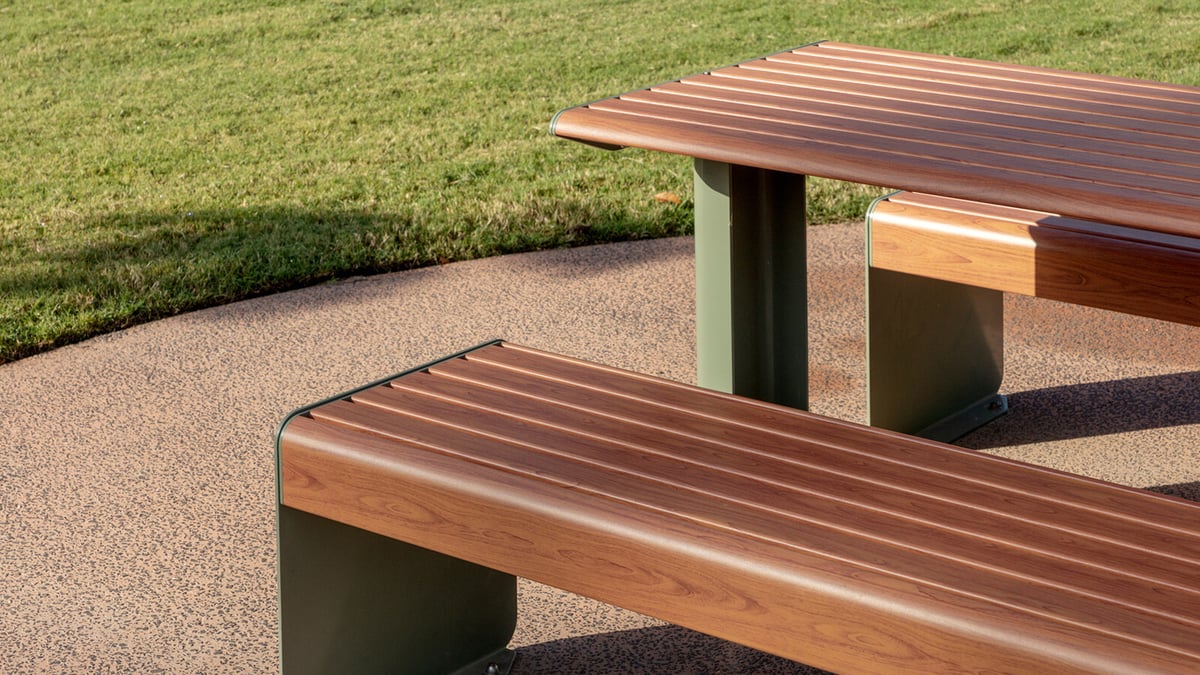 PI Hyve Table Setting 001