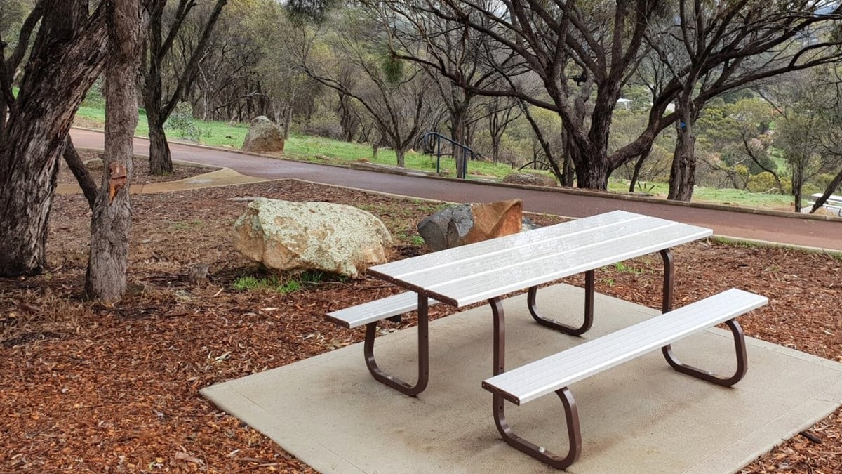 PI Metro Table Setting 001
