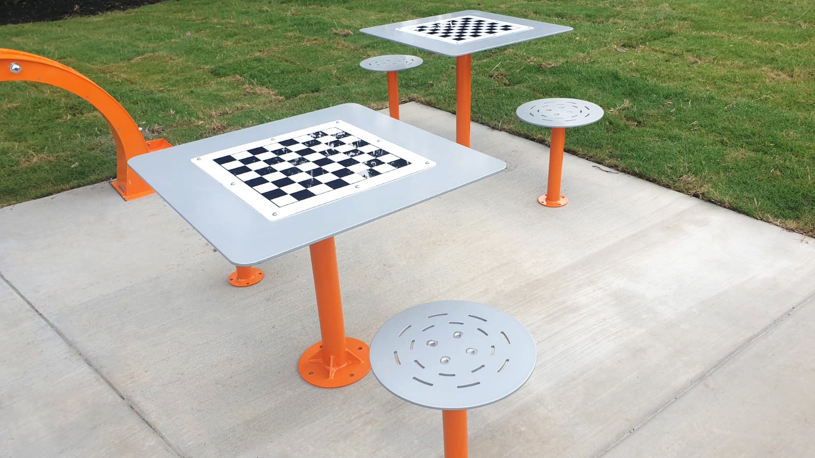 PI Square Table Setting 001