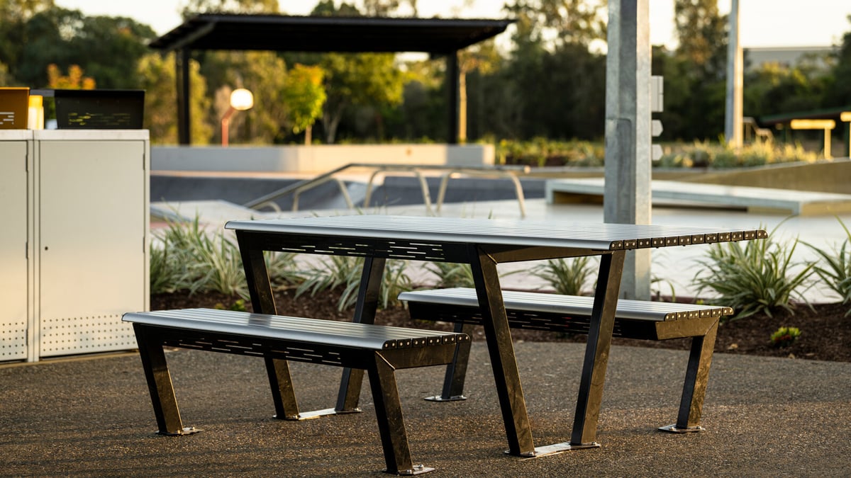 PI Streetstyle Table Setting 001