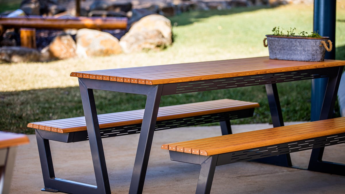 PI Streetstyle Table Setting 004